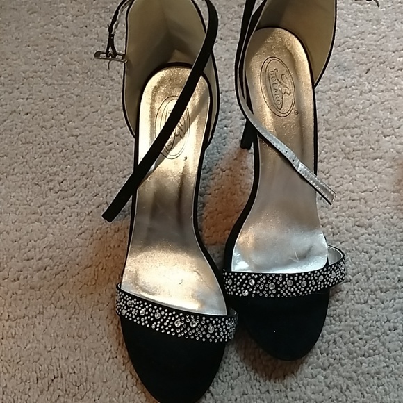 Shoes - Picture 2 of 3